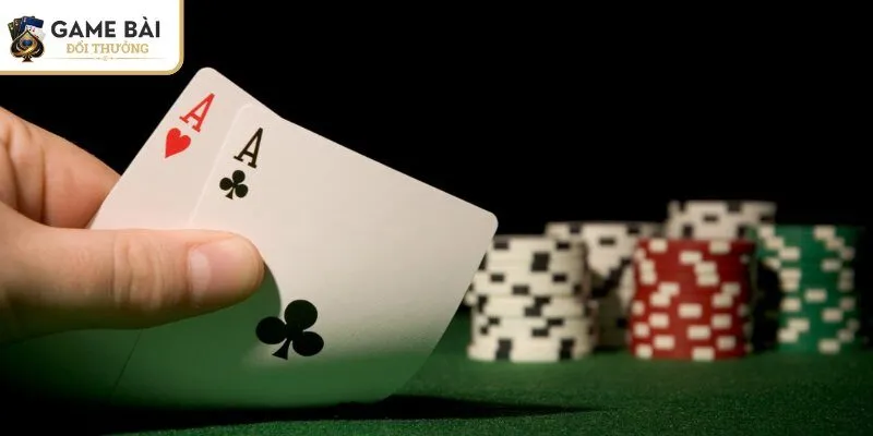 Học cách che giấu cảm xúc khi vào sòng poker